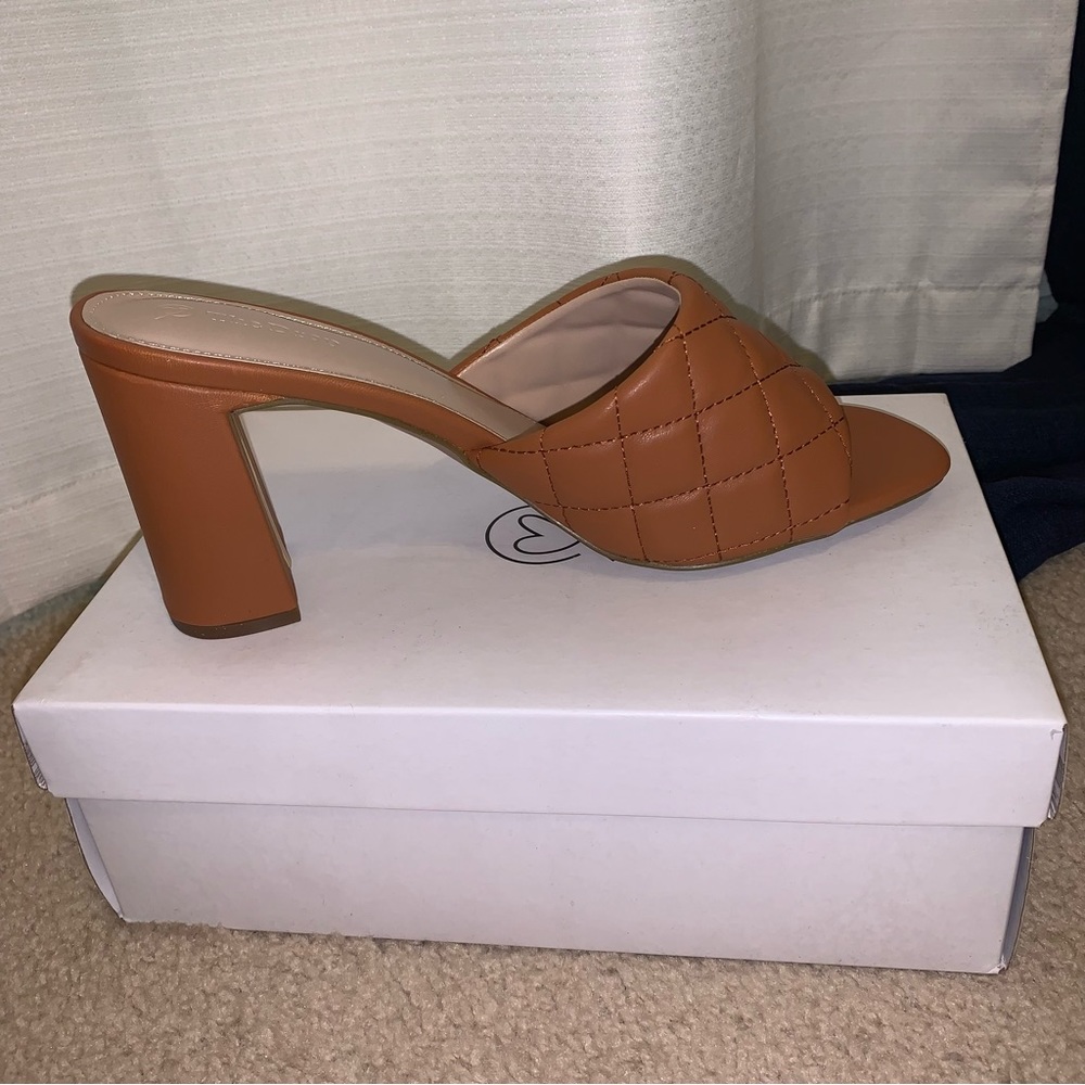 NWT GREAT SUMMER SHOE!